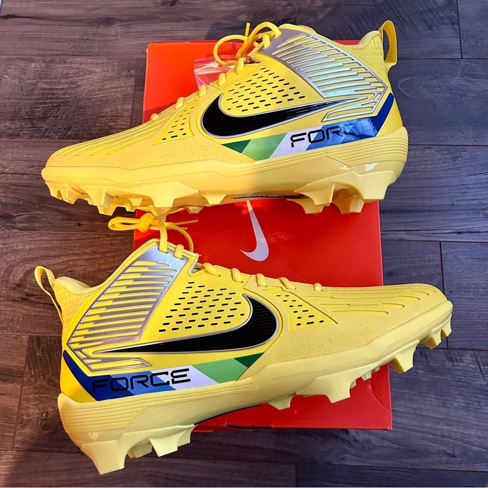 Nike Oregon Ducks PE Football Cleats Stomp Out Cancer Men’s 14 NEW